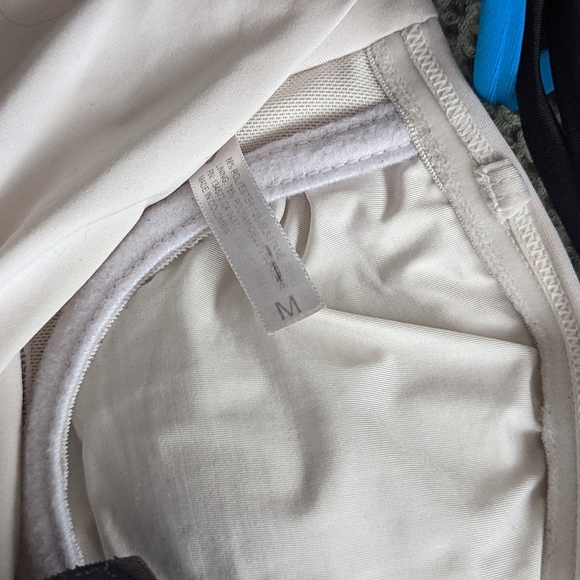 Bundle of 5 Bikini Tops, VS Victoria Secret Embroidered Detail Summer Swimsuits - Picture 12 of 12